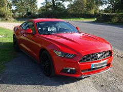 Louer une FORD Mustang 320CV de de 2015 (Photo 1)