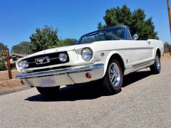 Louer une FORD Mustang Cabriolet de 1966 (Photo 1)