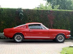 Louer une FORD Mustang Fastback de de 1965 (Photo 4)