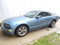 Louer une FORD Mustang GT 300CV de de 2006 (Photo 1)