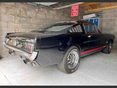 Louer une FORD Mustang V8 289 GT de de 1965 (Photo 3)