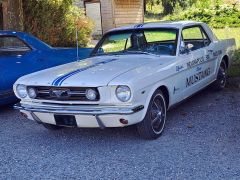 FORD Mustang V8 de 1966 en location pour mariage en Haute-Savoie