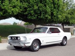 Louer une FORD Mustang de de 1965 (Photo 1)