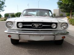 Louer une FORD Mustang de de 1965 (Photo 2)