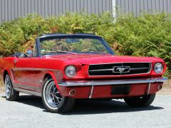 Louer une FORD Mustang de 1965 (Photo 1)