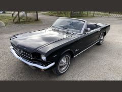 FORD Mustang (Photo 1)