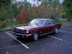 Louer une FORD Mustang de 1966 (Photo 1)