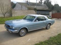 FORD Mustang (Photo 1)