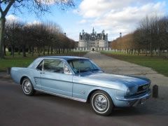 FORD Mustang (Photo 2)