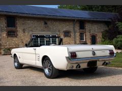 Louer une FORD Mustang de de 1966 (Photo 2)