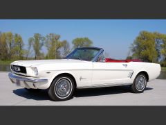 Louer une FORD Mustang de de 1966 (Photo 1)