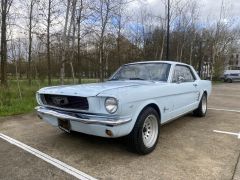 FORD Mustang (Photo 1)