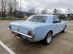 Louer une FORD Mustang de de 1966 (Photo 4)