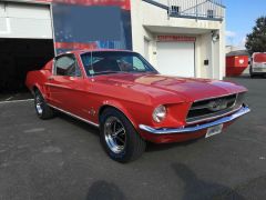 FORD Mustang (Photo 1)