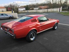 FORD Mustang (Photo 4)