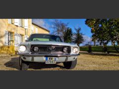 FORD Mustang (Photo 2)