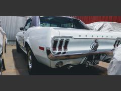 FORD Mustang (Photo 4)