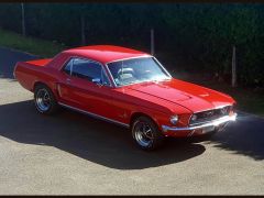 FORD Mustang (Photo 2)