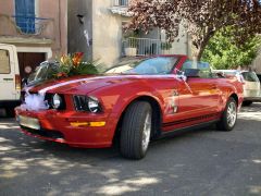 FORD Mustang (Photo 2)