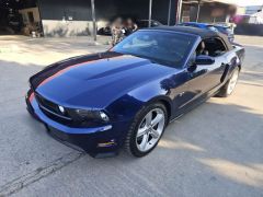 Louer une FORD Mustang de de 2010 (Photo 2)