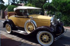 Louer une FORD Roadster Deluxe modèle 40B de de 1931 (Photo 2)