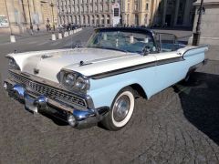 Louer une FORD Skyliner de 1959 (Photo 2)