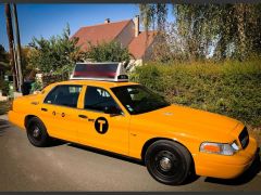 Louer une FORD Taxi New-yorkais Crown Victoria de de 2010 (Photo 2)