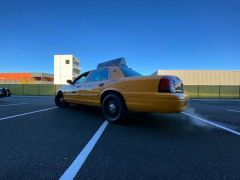 Louer une FORD Taxi New-yorkais Crown Victoria de de 2010 (Photo 3)