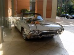 Louer une FORD Thunderbird de de 1963 (Photo 1)