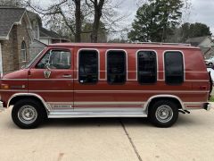 Louer une GMC Vandura 2500 de de 1984 (Photo 2)
