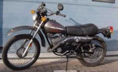 Louer une HARLEY DAVIDSON 125 SX de de 1976 (Photo 1)