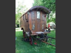 Louer une HIPPOMOBILE Pont du chateau de de 1925 (Photo 1)