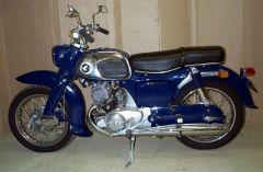 Louer une HONDA C92 de de 1966 (Photo 1)