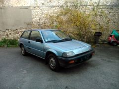 Louer une HONDA Civic de 1985 (Photo 0)