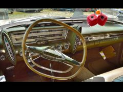 Louer une IMPERIAL Crown 350 CV de de 1961 (Photo 5)