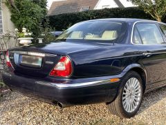 Louer une JAGUAR Daimler Super Eight de de 2006 (Photo 3)