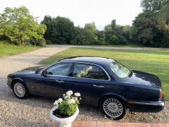Louer une JAGUAR Daimler Super Eight de de 2006 (Photo 4)