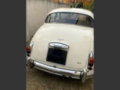 Louer une JAGUAR MK 2 de de 1961 (Photo 2)