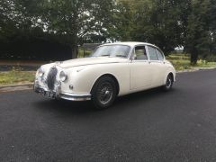 Louer une JAGUAR MK2 3L8 de 1964 (Photo 1)