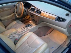 Louer une JAGUAR Type S 350CV de de 2000 (Photo 3)