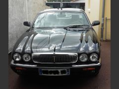 Louer une JAGUAR X300 V8 Sovereign de 2000 (Photo 2)