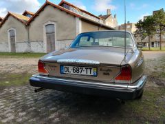 Louer une JAGUAR XJ 12 Vandenplas de de 1984 (Photo 2)