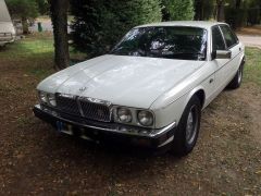 Louer une JAGUAR XJ 40 Sovereign de 1988 (Photo 1)