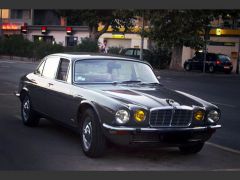 Louer une JAGUAR XJ 6 de 1976 (Photo 0)