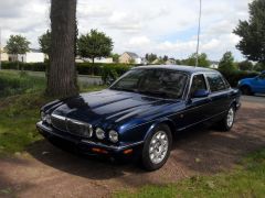 Louer une JAGUAR XJ 8 de de 1997 (Photo 2)