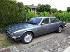 Louer une JAGUAR XJ40 de 1989 (Photo 1)