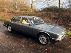 Louer une JAGUAR XJ40 de de 1989 (Photo 2)