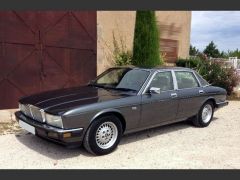 Louer une JAGUAR XJ40 de de 1990 (Photo 1)