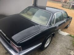 Louer une JAGUAR XJ40 de de 1990 (Photo 3)