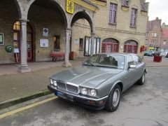 Louer une JAGUAR XJ40 de de 1991 (Photo 1)